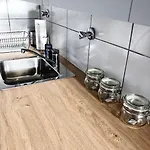 شقة Charmante Gartenwohnung Mit Privatem Grossen Garten كولونيا