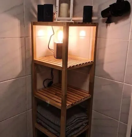 아파트 Charmante Gartenwohnung Mit Privatem Grossen Garten 쾰른