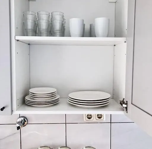 Charmante Gartenwohnung Mit Privatem Grossen Garten * 科隆