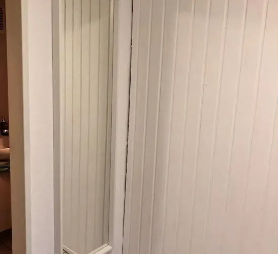 Charmante Gartenwohnung Mit Privatem Grossen Garten * Köln