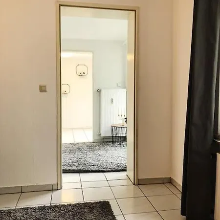 Lägenhet Charmante Gartenwohnung Mit Privatem Grossen Garten *