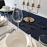 Charmante Gartenwohnung Mit Privatem Grossen Garten *